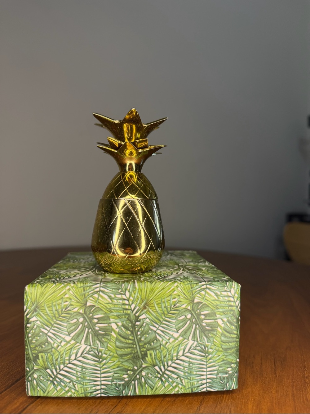 The Pineapple Co. 2 Brass Pineapple Shot Glasses. Gold. New. OpenBox